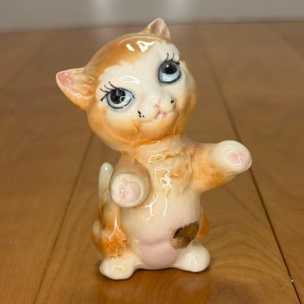 Vintage Ceramic Kitten Figurine – Orange Tabby Big Blue Eyes & Raised Paws 3.75